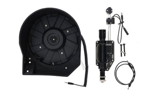 Le X-10 offre une construction en acier robuste, un fonctionnement fluide grâce à sa poignée ergonomique, et un changement facile de calibre pour un rechargement efficace.