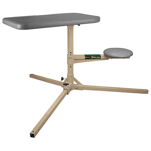 La Caldwell® Stable Table® est une table de tir robuste avec design tripode, ajustable, pivotante et parfaite pour chasser à différents angles.