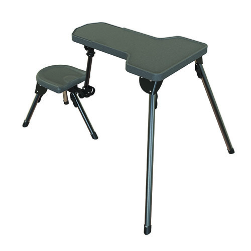 Emporte ta table de tir partout avec la Caldwell Stable Table Lite, légère, durable et ajustable pour un confort optimal, peu importe les conditions météo.