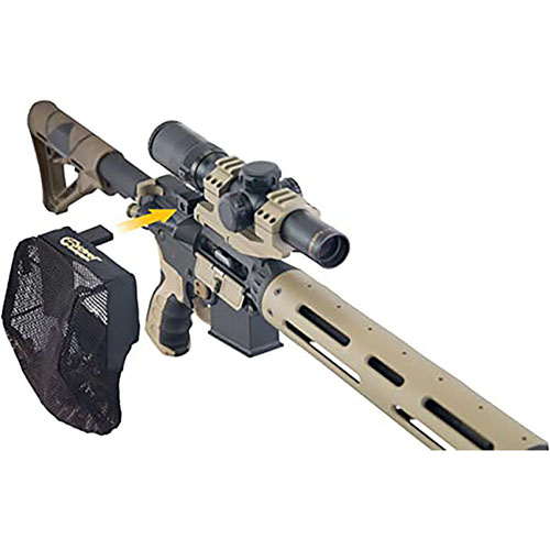 Le Caldwell AR-15 Pic Rail Brass Catcher se fixe facilement, capture les douilles éjectées et a une capacité de 100 cartouches, idéal pour un tir propre et sécurisé.
