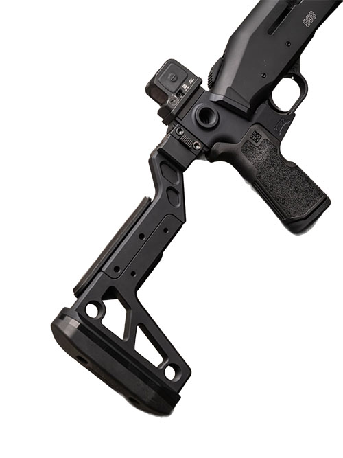 Le Mossberg 990 Folding Stock de CHISEL MACHINING offre une grande flexibilité et un confort accru, parfait pour améliorer ta précision et ta maniabilité.