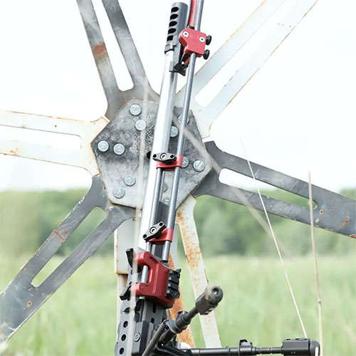 Optimise tes tirs avec le MagnetoSpeed V3 Mount-GRYOPS, conçu pour des mesures de vitesse précises sans affecter la précision, tout en étant robuste et facile à installer.