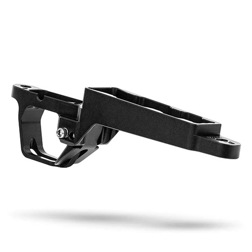 Améliore ton Badger M5 avec le MDT Hunting Bottom Metal : pas de chutes de chargeur, design épuré pour le terrain, et matériel résistant à la corrosion.