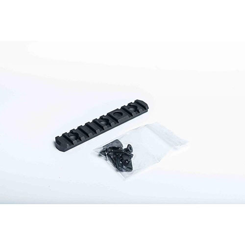 Les rails Picatinny MDT en aluminium 6061-T6 sont robustes, anodisés noir, et parfaits pour ajouter des accessoires à ton fusil à verrou.