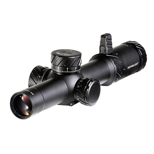 Le MEPRO MVO 1-8x28 FFP offre une optique précise avec réticule M1 en MRAD, parfait pour le tir à longue distance et les conditions difficiles.