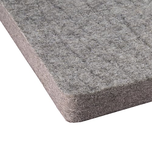 Le seat felt VFG offre un siège chaud et sec, avec une impregnation déperlant et une sangle en cuir pour un transport facile. Idéal pour tes sorties de tir!