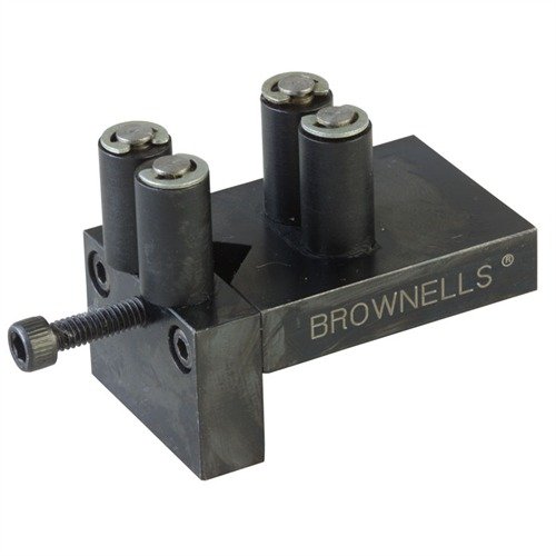 Le SCREW SLOT FIXTURE de BROWNELLS te permet de couper des fentes de vis parfaitement centrées, simplifiant l'ajustement et la réparation de tes armes.