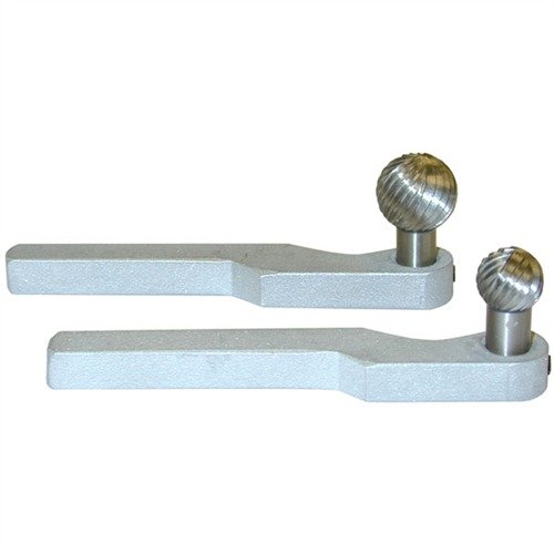 Le REVOLVER DEBURRING TOOL élimine rapidement les bavures, améliore la précision et facilite l'insertion des cartouches sans démonter l'arme.