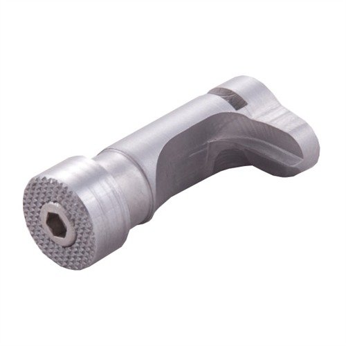 Le bouton de libération oversized 1911 d'Ed Brown offre une prise optimale grâce à son checkering 40 lpi, facilitant les changements de chargeur rapidement.