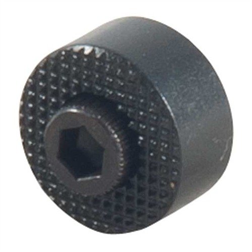 Le bouton de libération de chargeur oversized 1911 d'ED BROWN offre une prise optimale grâce à son checkering 40 lpi et permet des changements de chargeur rapides.