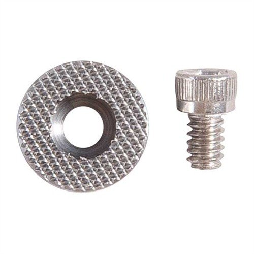 Le bouton de libération de chargeur oversized 1911 d'Ed Brown offre une prise sûre avec son checkering 40 lpi et facilite les changements de chargeur rapides.