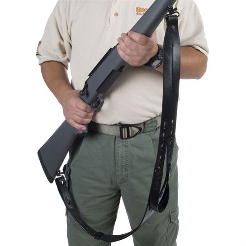 Le Safari Ching Sling™ offre un soutien stable pour le tir, un confort de port grâce à sa largeur, et un système de fixation rapide et sans outil.