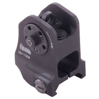 Le A1.5 BACKUP REAR SIGHT de DANIEL DEFENSE est léger, robuste et toujours prêt, avec un design compact et des réglages de visée pour toutes les distances.