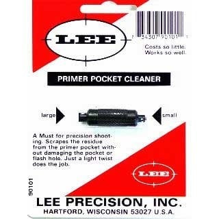 Le PRIMER POCKET CLEANER de LEE PRECISION, avec son design à double extrémité, nettoie efficacement les poches de douilles pour un meilleur placement des amorces.
