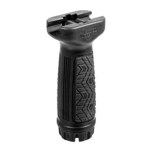 Le Picatinny Vertical Foregrip de Daniel Defense offre une prise en main confortable grâce à son revêtement doux et un rangement étanche avec ses O-rings.