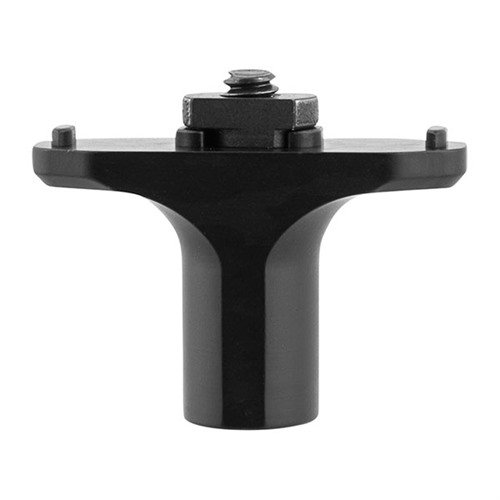 Le M-LOK Finger Stop d'Arisaka est un accessoire ergonomique qui offre un contrôle minimal, évitant que ta main ne glisse sur le canon chaud et servant de repose-barricade.