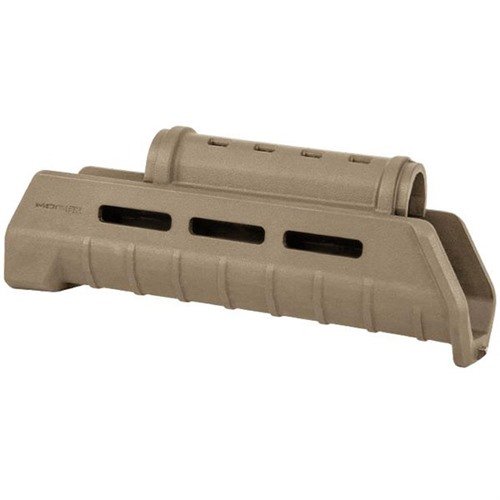 Améliore ton AK avec les MOE AK Handguards de Magpul : prise étendue, protection thermique intégrée, compatibilité M-LOK et couverture de tube de gaz.