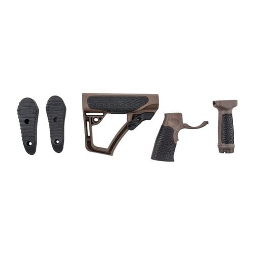 Le set de mobilier AR-15 de Daniel Defense offre un confort optimal avec une crosse ajustable, une poignée ergonomique et un grip vertical léger et pratique.