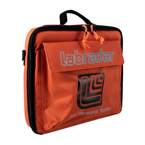 Le LabRadar Carry Case est idéal pour transporter ton chronographe LabRadar en toute sécurité, avec ses poches pour accessoires et son matériau résistant à l'eau.