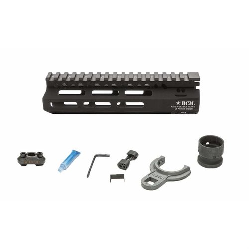 Le handguard BCM MCMR M-LOK offre une installation facile d'accessoires, une construction légère en aluminium, et un design qui améliore la précision de ton arme.