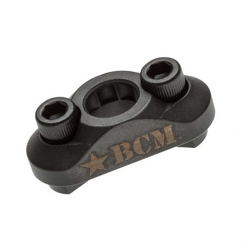 Le BCMGunfighter M-LOK QD Sling Mount est en acier, se fixe facilement sur les handguards M-LOK et offre un point de connexion stable pour les sangles à détachement rapide.