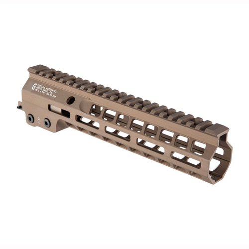 Le Geissele MK14 Super Modular Rail est léger, solide, avec un profil étroit, des emplacements M-LOK pour accessoires et un rail Picatinny continu.