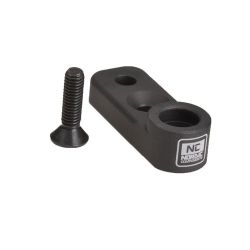 Le SHOTGUN QD MOUNT de NORDIC COMPONENTS te permet de fixer un QD sling swivel directement sur le barrel clamp sans rail, tout en gardant l'accès aux vis.