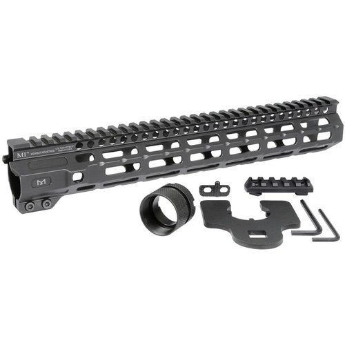 Le handguard Combat M-LOK pour AR-15 est en aluminium, offre un design free-float, 7 points d'attache M-LOK et un rail Picatinny pour personnaliser ton arme.