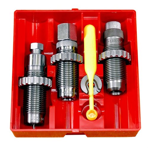 Le set de dies PISTOL CARBIDE 3 pour 45 Winchester Magnum inclut tout ce qu'il te faut : Sizing Die, Bullet Seating Die, et Powder Thru Expanding Die, sans lubrifiant nécessaire.