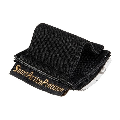 Avec le porte-munitions Short Action Precision, accède facilement à un chargeur .22, fixé par Velcro sur ton fusil près du port d'éjection, idéal pour les entraînements!