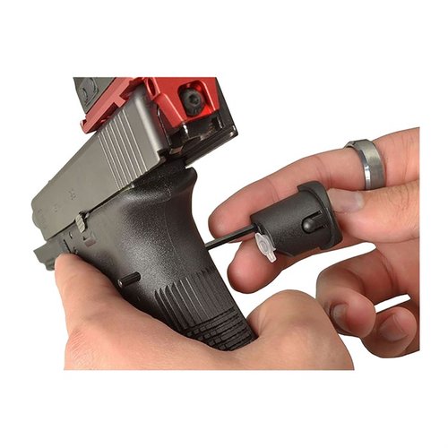 Le Grip Plug Tool de Strike Industries pour Glock est un outil pratique avec un punch en acier inoxydable, un réservoir d'huile et une rampe de chargeur intégrée.