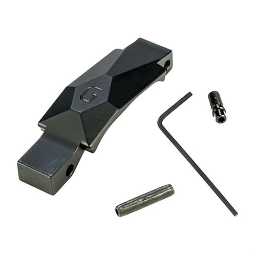 Le Geissele Ultra Precision Trigger Guard, en aluminium 7075-T6, offre un design sans accroc, comble l'espace entre la gâchette et la poignée, et est disponible en noir.
