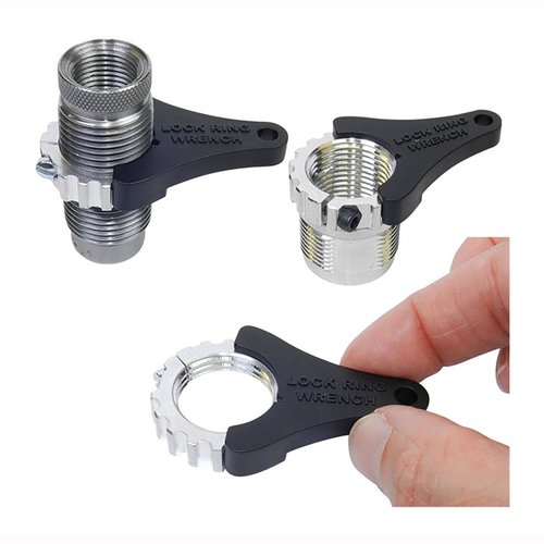 Le LOCK RING WRENCH de LEE PRECISION est un outil en nylon noir idéal pour dévisser les lock-rings à entraînement spline et les bushings éliminateurs.