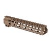 Le handguard Combat M-LOK pour AR-15 est en aluminium, offre un design free-float, 7 points d'attache M-LOK et un rail Picatinny pour personnaliser ton arme.