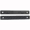 Le G10 DIMPLED RAIL COVER M-LOK offre une surface AA pour une traction optimale sous tous les angles, disponible en 3.2" ou 4.7" pour s'adapter à tes besoins.