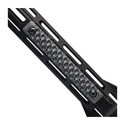 Les panneaux VZ Hydra offrent une texture ondulée pour une meilleure prise en main. Compatibles avec 3 M-LOK slots, ils mesurent 120mm de long.