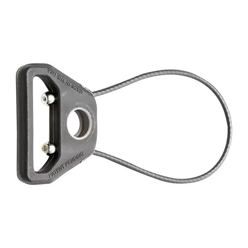 Le Molded Universal Wire Loop™ de Blue Force Gear offre une polyvalence exceptionnelle pour attacher des sangles à des points de montage uniques sur tes armes.