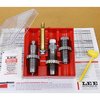 Le set de 3 dies PACESETTER pour 7MM STW inclut un Full Length Sizing Die, un Bullet Seating Die, un Factory Crimp Die et plus, parfait pour toutes les presses de rechargement 7/8"-14.