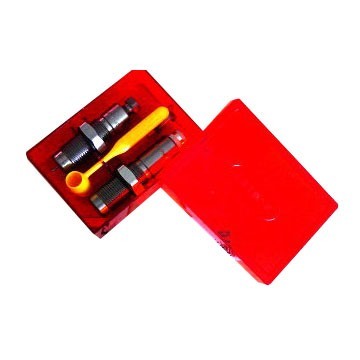 Ce set de 2 dies RIFLE 6.5/300 WSM Pacesetter inclut un die de redimensionnement complet, un die de sertissage, un porte étui universel et des instructions.