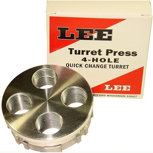 Le Lee 4-Hole Turret en aluminium permet un changement rapide de calibre avec les presses 4-Hole et Classic Turret, idéal pour les tireurs exigeants.