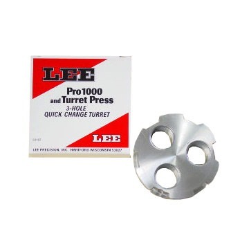 Le 3-Hole Turret en aluminium de Lee te permet un changement rapide sur le 3-Hole Turret Press et Pro 1000, idéal pour optimiser ton rechargement.