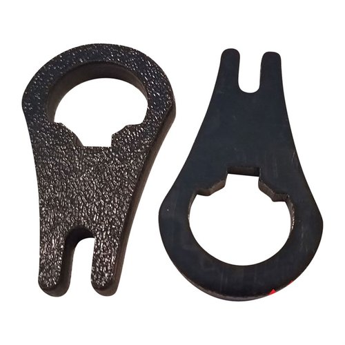 Le TIKKA BOLT TOOL de MOUNTAIN TACTICAL te facilite la vie en repliant le ressort du percuteur, changeant la poignée et nettoyant ton bolt sans stress.