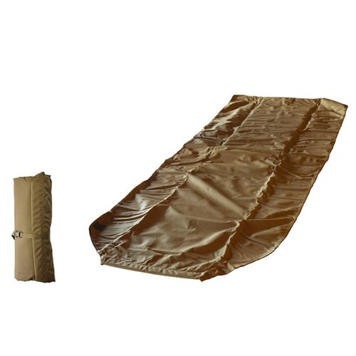 Le tapis de tir Eberlestock Padded Magic Carpet offre confort avec son rembourrage, couverture anti-poussière, et se roule facilement pour le transport.