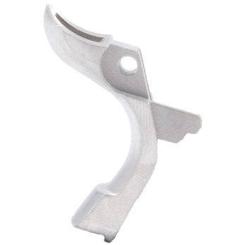 Le 1911 Beavertail Grip Safety de Les Baer Custom abaisse le pistolet dans ta main, réduisant le recul et assurant une meilleure prise pour un tir précis.