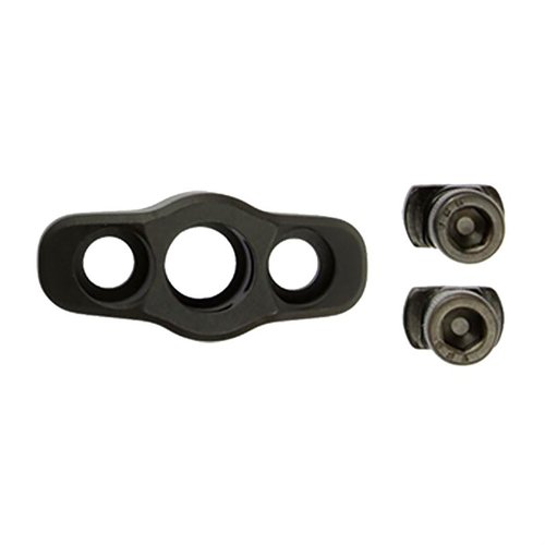 Le M-LOK Quick Detach Sling Mount de CMC Triggers s'installe facilement sur n'importe quel slot M-LOK, offrant un point d'attache robuste et léger pour ton sling.