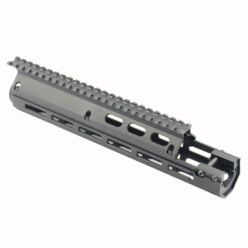 Le garde-main MLOK D.S. Arms pour FAL offre une installation facile, un système modulaire sécurisé et un design qui préserve l'iconique look du FAL.