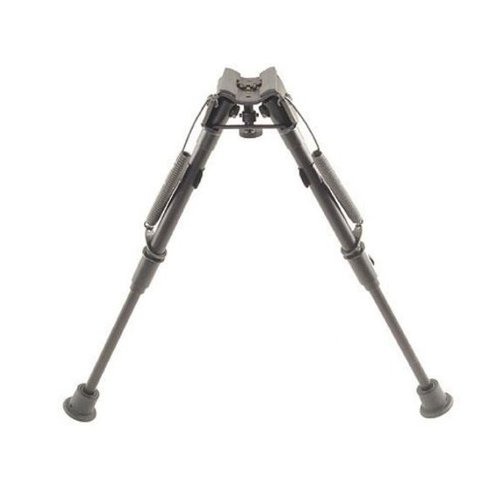Le 1A2-L BIPOD SLING SWIVEL MOUNT offre une stabilité optimale avec des jambes télescopiques, parfait pour les tirs sur banc ou couché, sans changer le zéro.