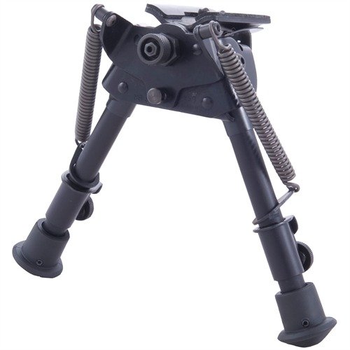 Le S-BR BIPOD SLING SWIVEL MOUNT de HARRIS offre une précision ultime avec des jambes télescopiques et un design robuste, parfait pour les carabines à verrou.