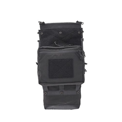 Le ASSAULT BACK PANEL CORE de SPIRITUS SYSTEMS offre une grande modularité avec ses zippers, une poche GP, et plusieurs configurations pour transporter facilement ton équipement.