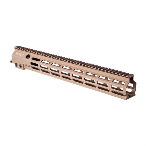 Le MK18 de Geissele offre une modularité exceptionnelle avec son design léger en aluminium 7000, compatible M-LOK et Arca-Swiss pour un montage rapide.